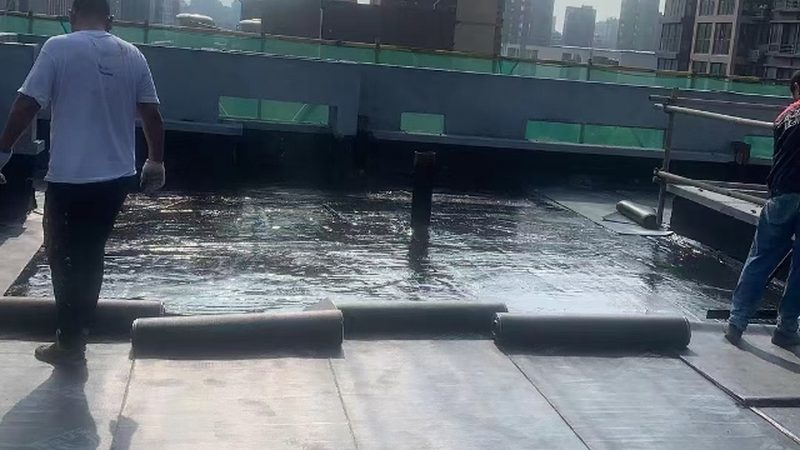 钢结构厂房岩棉板：如何选择合适的采购报价**