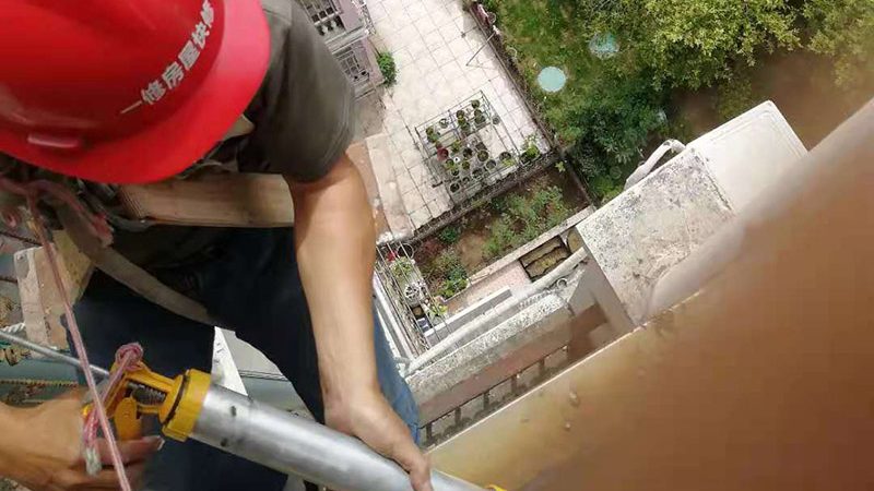钢结构厂房保温安装方法解析**